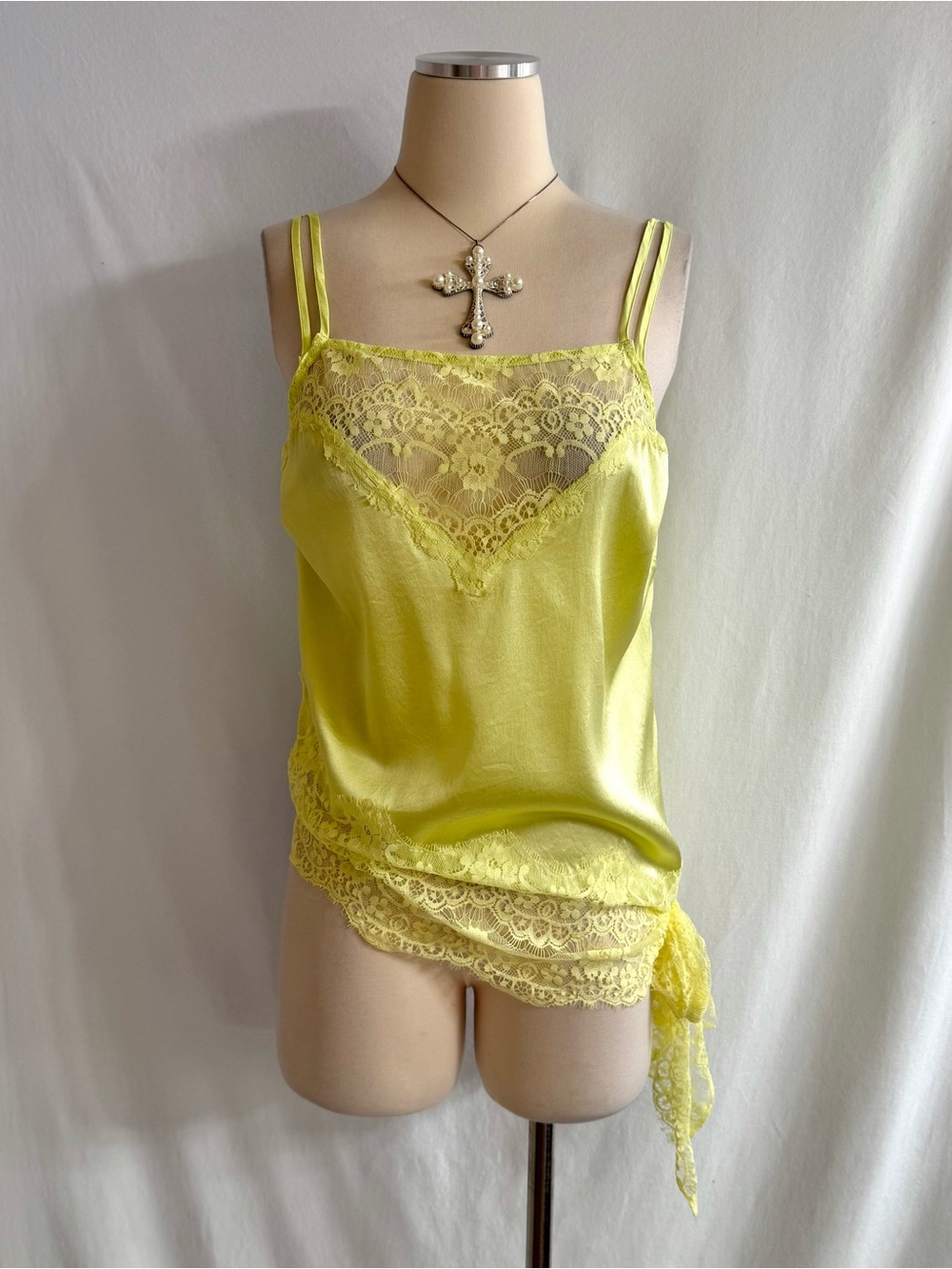 Bebe Lace Trim Satin Camisole in Lemon Yellow
